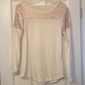 Maurices size XS white shirt with gold sequins, excellent condition